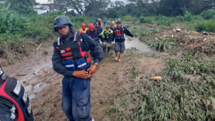 hombre que arrastró el río Cabriales - acn
