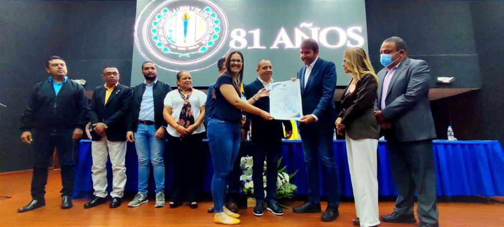 Sesión Especial por aniversario de AD - noticiacn