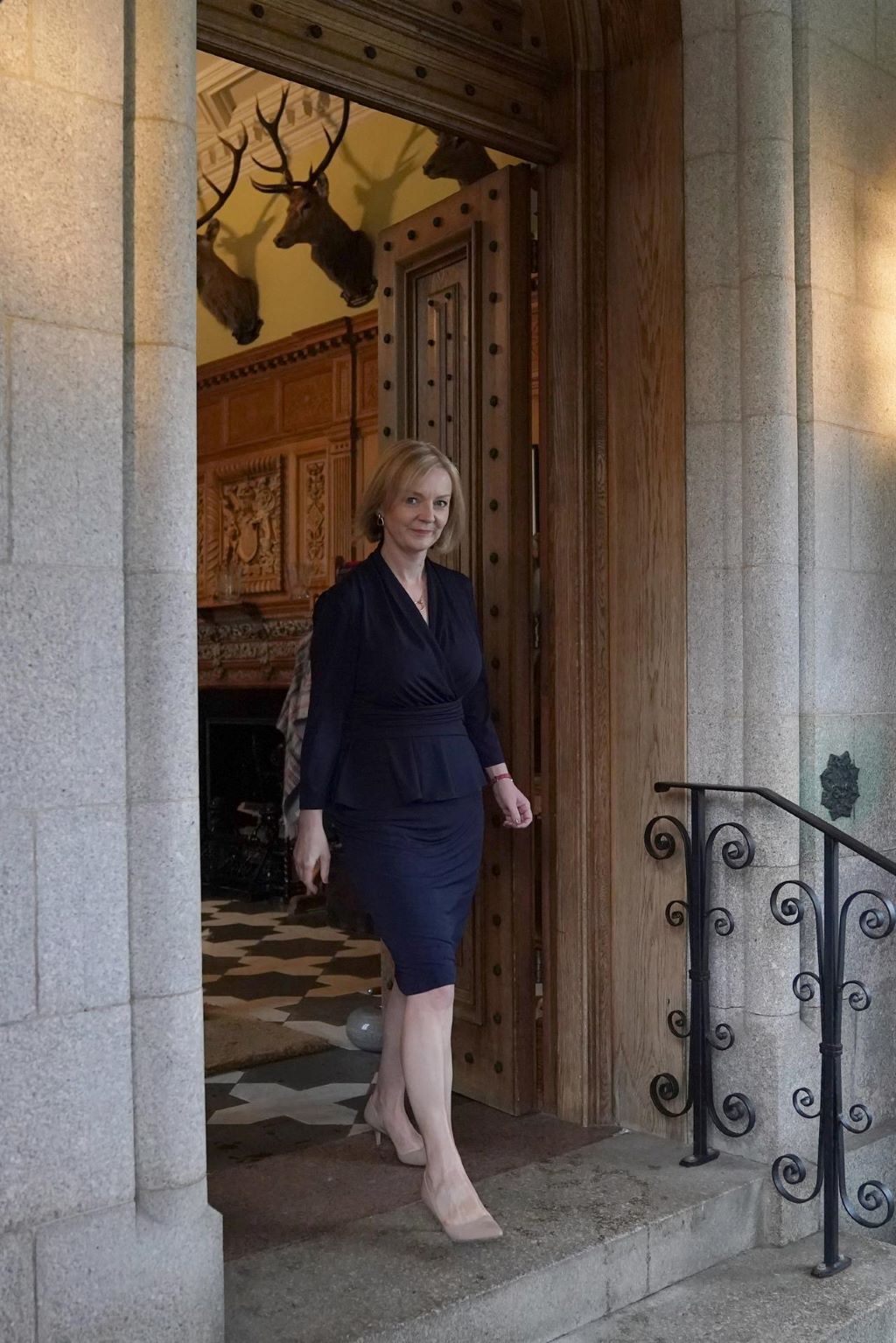 Liz Truss asume como primera ministra - noticiacn