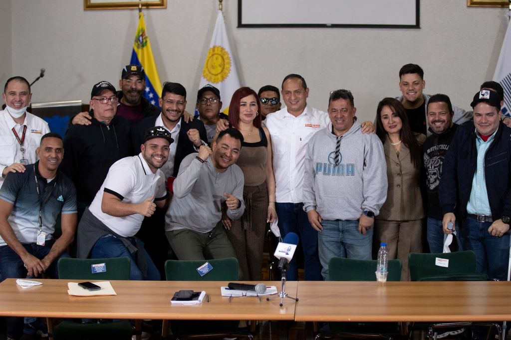 Llegan a Venezuela tripulantes liberados - noticiacn