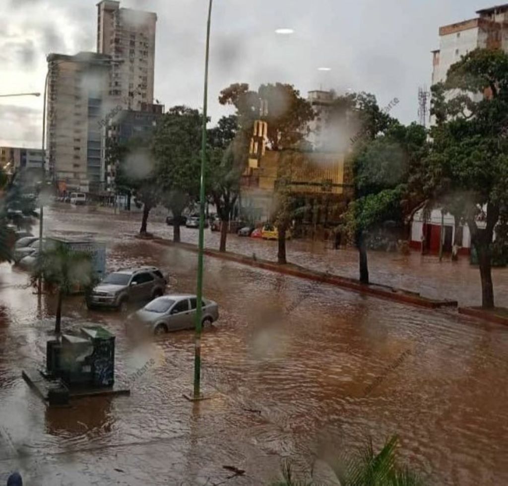 Fuertes lluvias causan inundaciones en Carabobo - noticiacn