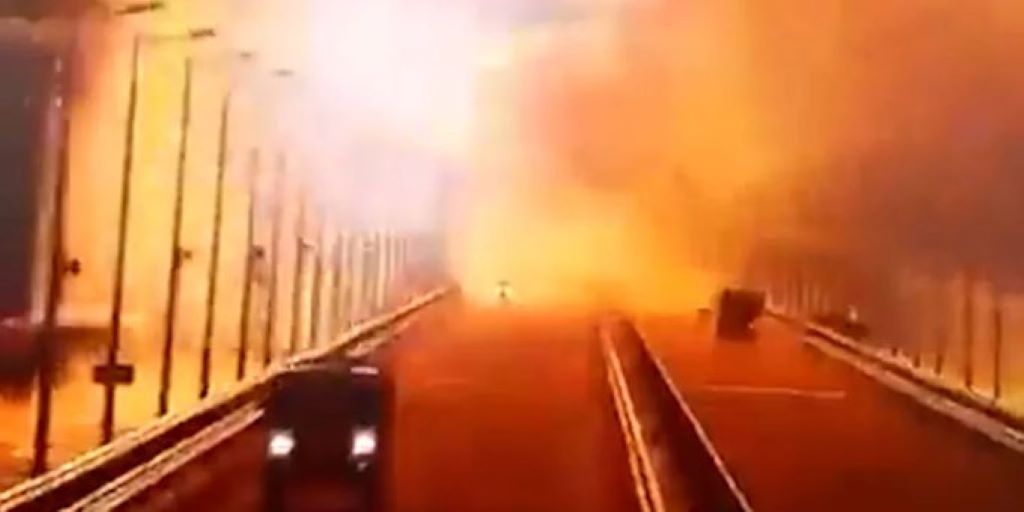 Fuerte explosión en el puente de Crimea - noticiacn