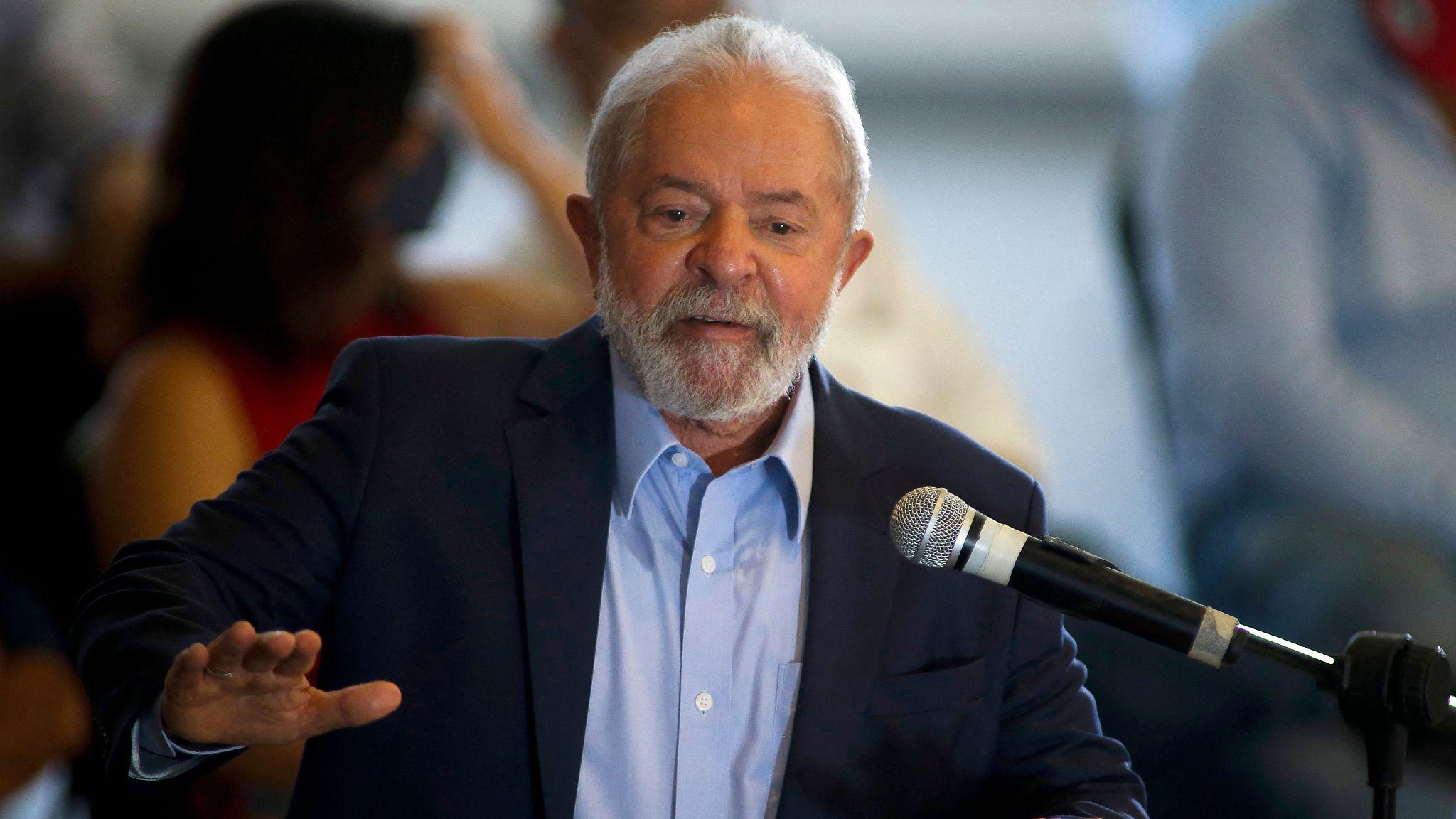 Lula da Silva mitad de los votos