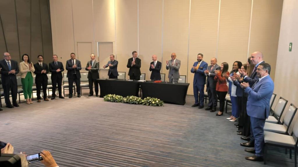 Gobierno y oposición firman acuerdo - noticiacn