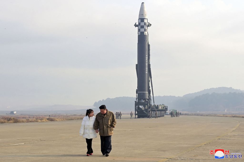 Kim Jong-un volvió a aparecer de forma pública - noticiacn