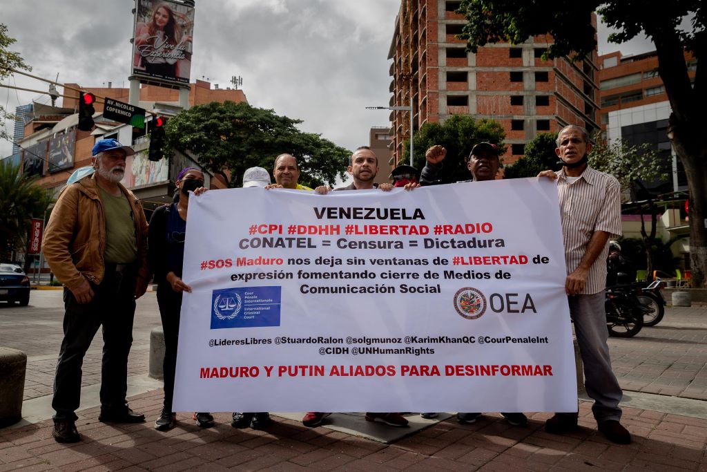 Protestan por cierre sistemático de medios - noticiacn
