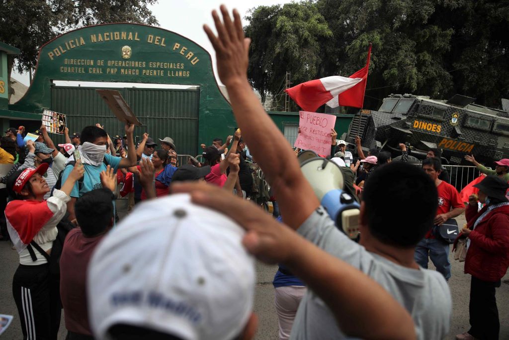 Perú declarará en emergencia red vial - noticiacn