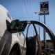 Venezuela estancada en una cola por gasolina - noticiacn