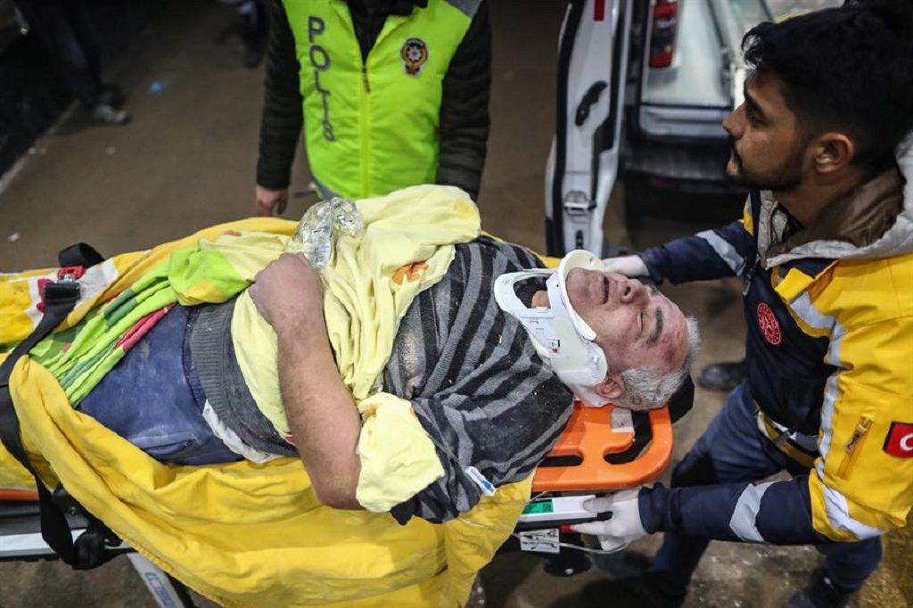 Más de 4.300 muertos en Turquía y Siria - noticiacn