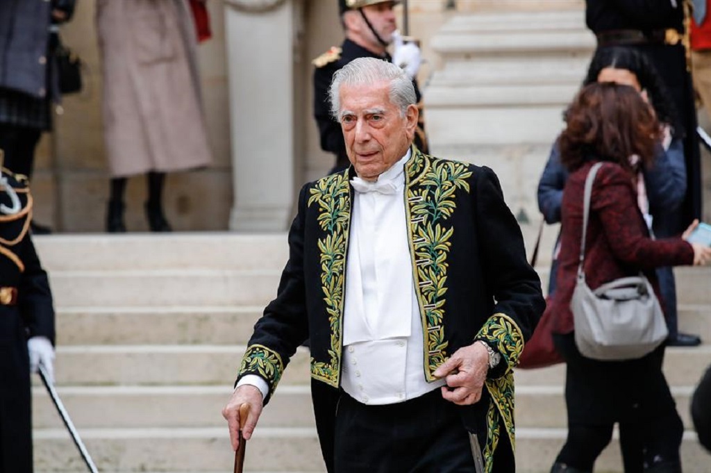 Vargas Llosa accede a Academia Francesa - noticiacn