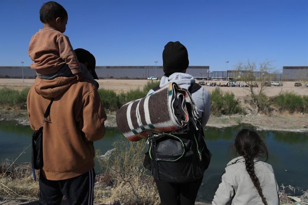 migrantes buscan entregarse en Estados Unidos - noticiacn